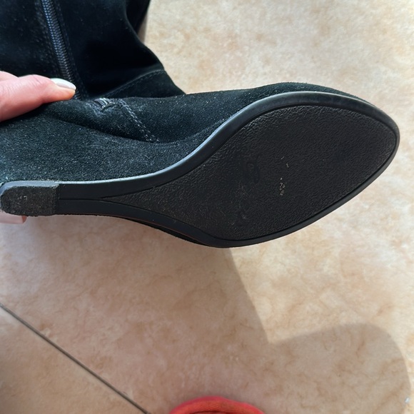 Boots - Picture 5 of 9